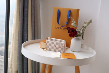 EC - LOV Wallet - 1401