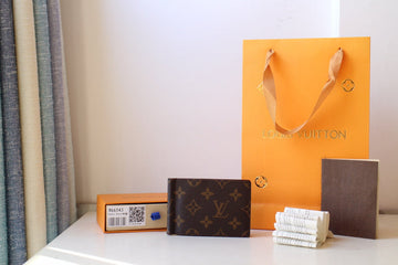 EC - LOV Wallet - 210