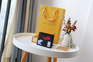 EC - LOV Wallet - 049