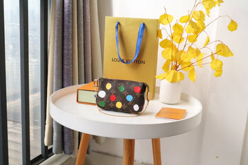 EC - LOV Wallet - 023