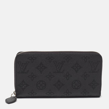 Noir Monogram Mahina Leather Zippy Wallet