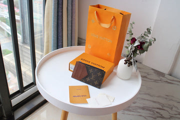 EC - LOV Wallet - 1028