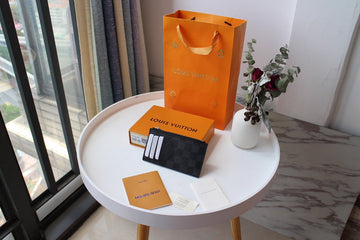 EC - LOV Wallet - 1030