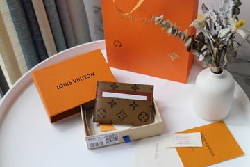 EC - LOV Wallet - 1013