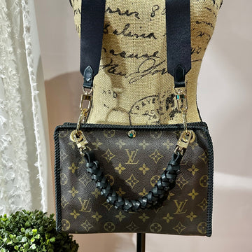The Swan Crossbody -CS Monogram in Black