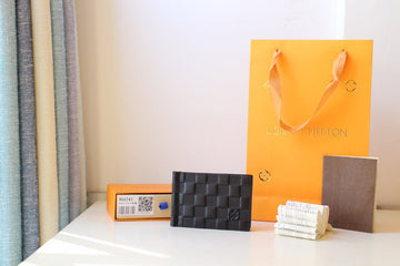 EC - LOV Wallet - 226