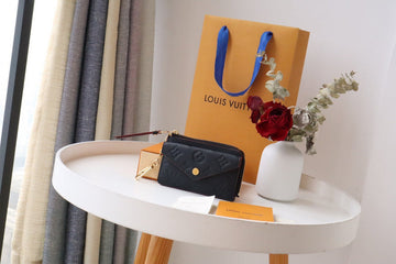 EC - LOV Wallet - 1373