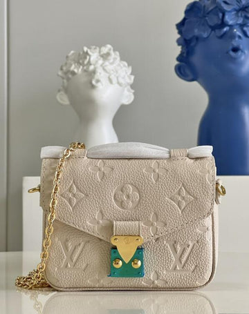 EC - LOV Bags - 1796