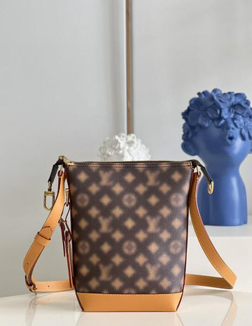 EC - LOV Bags - 1629