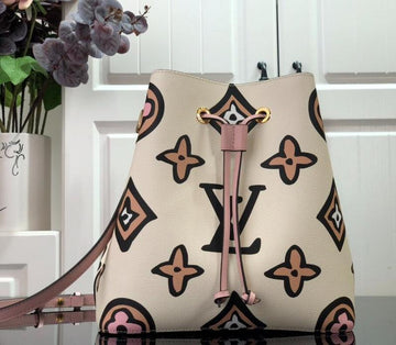EC - LOV Bags - 2340