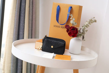 EC - LOV Wallet - 692