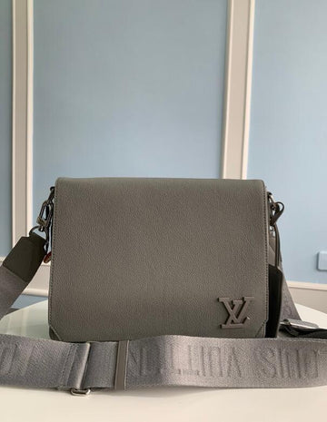 EC - LOV Bags - 1404