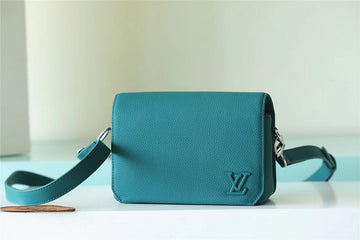 EC Fashion Lu-Vi bags - 9915