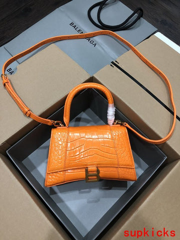 CS - BG Hourglass Bags - 121