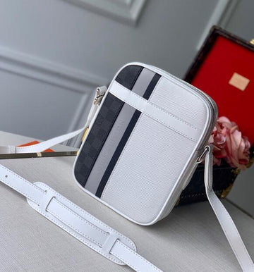 EC - LOV Bags - 2853