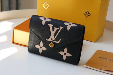 EC - LOV Wallet - 1042