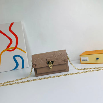 EC - LOV Wallet - 1366