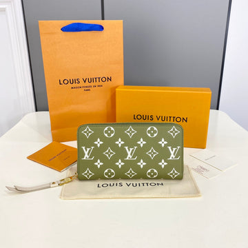 EC - LOV Wallet - 244