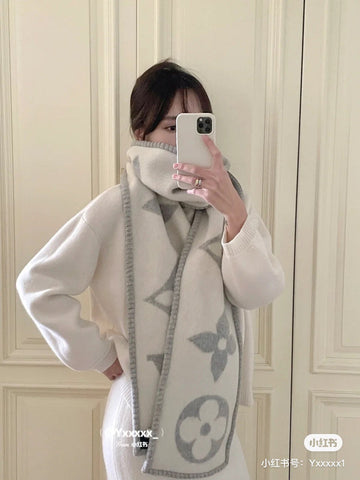 EC - LOV Scarf - 003