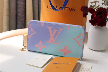 EC - LOV Wallet - 028