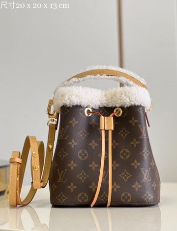 EC - LOV Bags - 1467