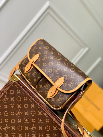 EC - LOV Women Bag - 582