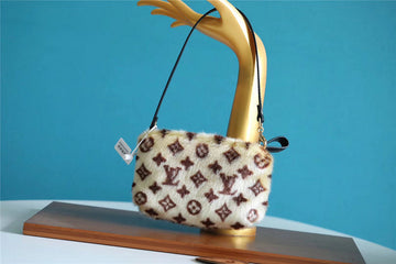 EC Fashion Lu-Vi bags - 8401