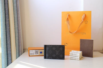 EC - LOV Wallet - 928