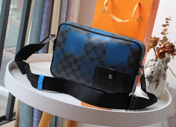 EC - LOV Bags - 2692