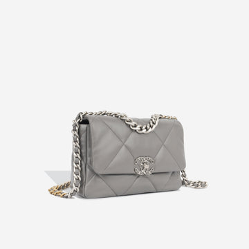 Chanel 19 - Small