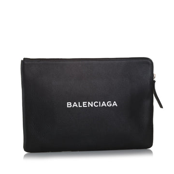 Balenciaga Everyday Logo Clutch (SHG-R17o5t)