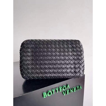 Bottega Veneta Andiamo Parachute Bag in Intrecciato Leather BGDC0066