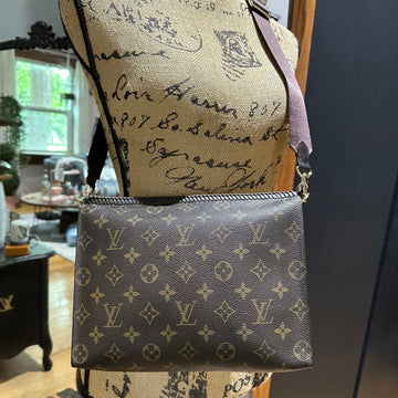 The Swan Crossbody -CS Monogram in Brown