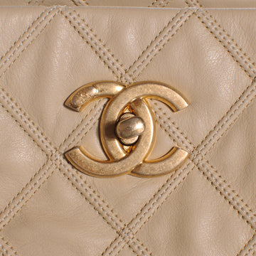 CHANEL CALFSKIN STITCHED CITY ACCORDION TOTE BAG