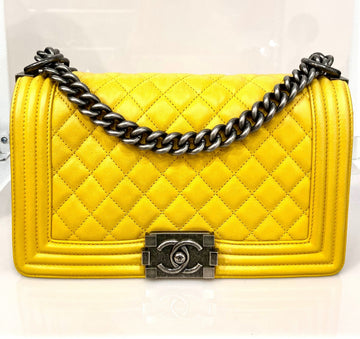 CHANEL QUILTED CALFSKIN LEATHER MEDIUM BOY BAG-HS