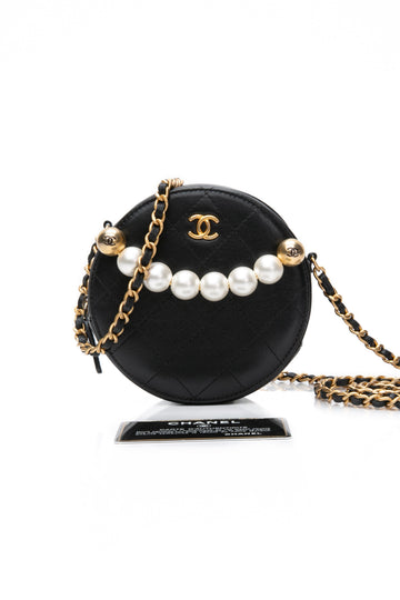 CHANEL Black Goatskin Quilted Chic Pearls Chain Round Clutch with Chain