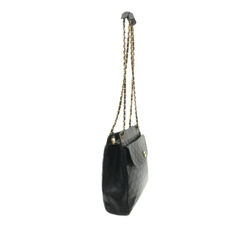 Chanel CC Quilted Lambskin Pocket Tote (SHG-0UXCKM)