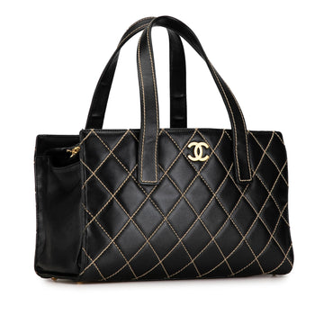 Chanel CC Wild Stitch Calfskin Tote (SHG-jhoL0S)