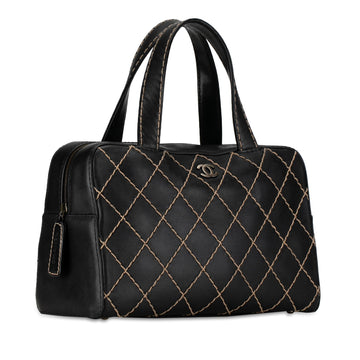Chanel CC Wild Stitch Lambskin Handbag (SHG-GFLpJL)