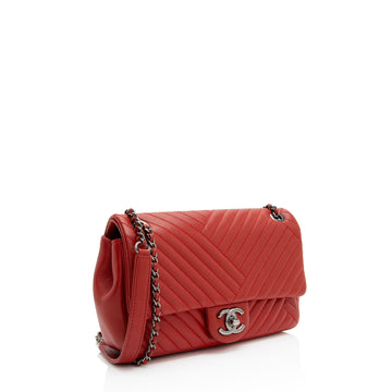 Chanel Chevron Lambskin Classic Small Single Flap Bag (SHF-jIdKDa)