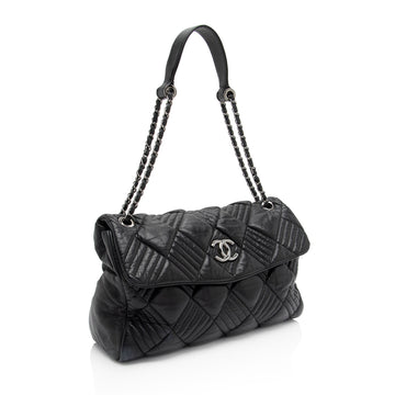 Chanel Lambskin In and Out Maxi Flap Bag (SHF-A4kgjG)