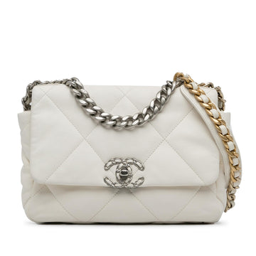 Chanel Medium Lambskin 19 Flap (SHG-aeKGRk)