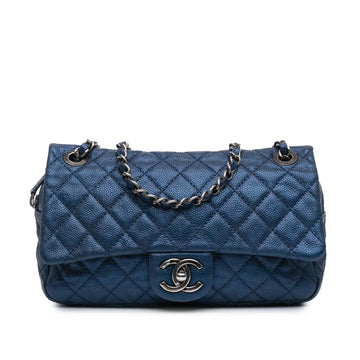 Chanel Medium Quilted Iridescent Caviar Easy Flap (SHG-Kep0fN)