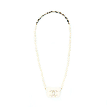 Chanel AirPods Case With Pearl Chain White LGHW