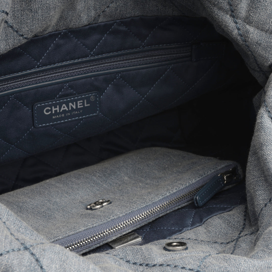 Chanel Small 22 Tote - Blue denim