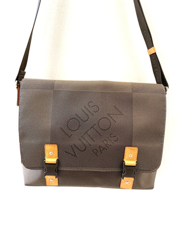LOUIS VUITTON DAMIER GEANT LOUP MESSENGER BAG