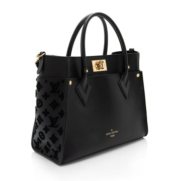 Louis Vuitton Calfskin Tufted Monogram Canvas On My Side MM Tote (SHF-WP5JFh)