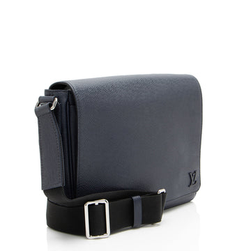 Louis Vuitton Taiga Leather District PM Messenger