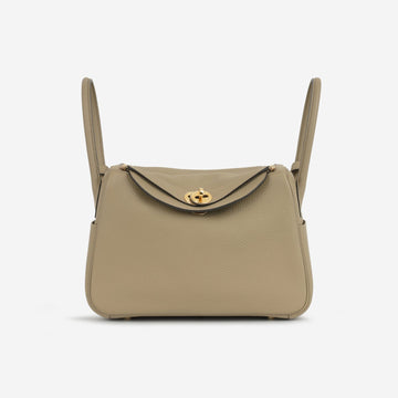 Hermès - Lindy 26 - Beige Marfa Clemence GHW - Unused - 2023