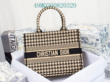 Christian Dior Luxury Bag - The Tote   364